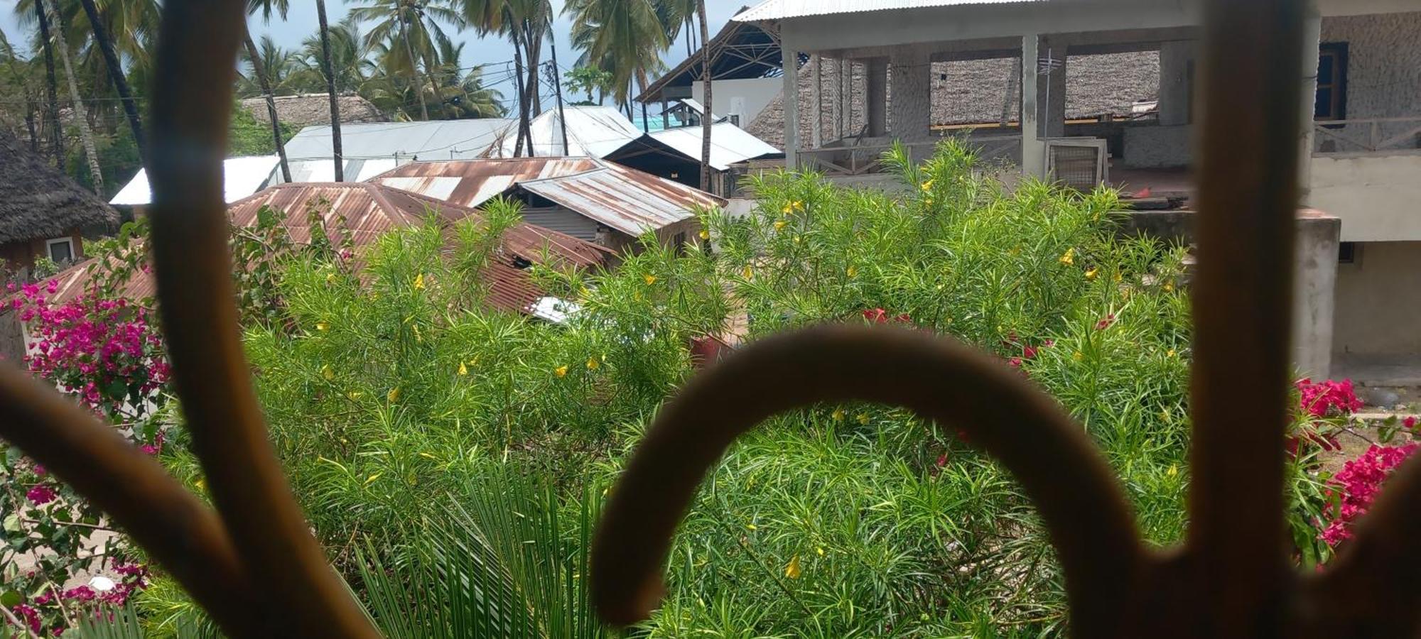La Locanda Lodge - Apartment, 4 Double Rooms & Kitchen Near The Beach Jambiani  Exterior photo